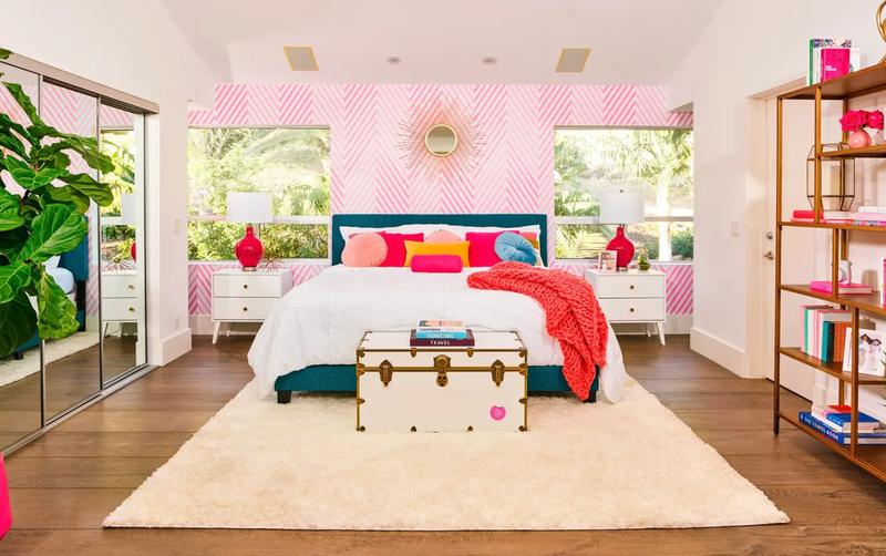Illustration for article titled Barbie's Malibu Dreamhouse Looks Like a Cry for Help